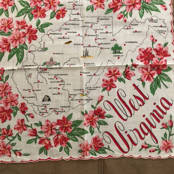 Beautiful new, old stock vintage hankie. - Picture 9 of 10